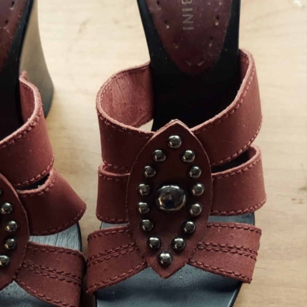 Gianni Bini leather wedges with silver hardware - Picture 3 of 9